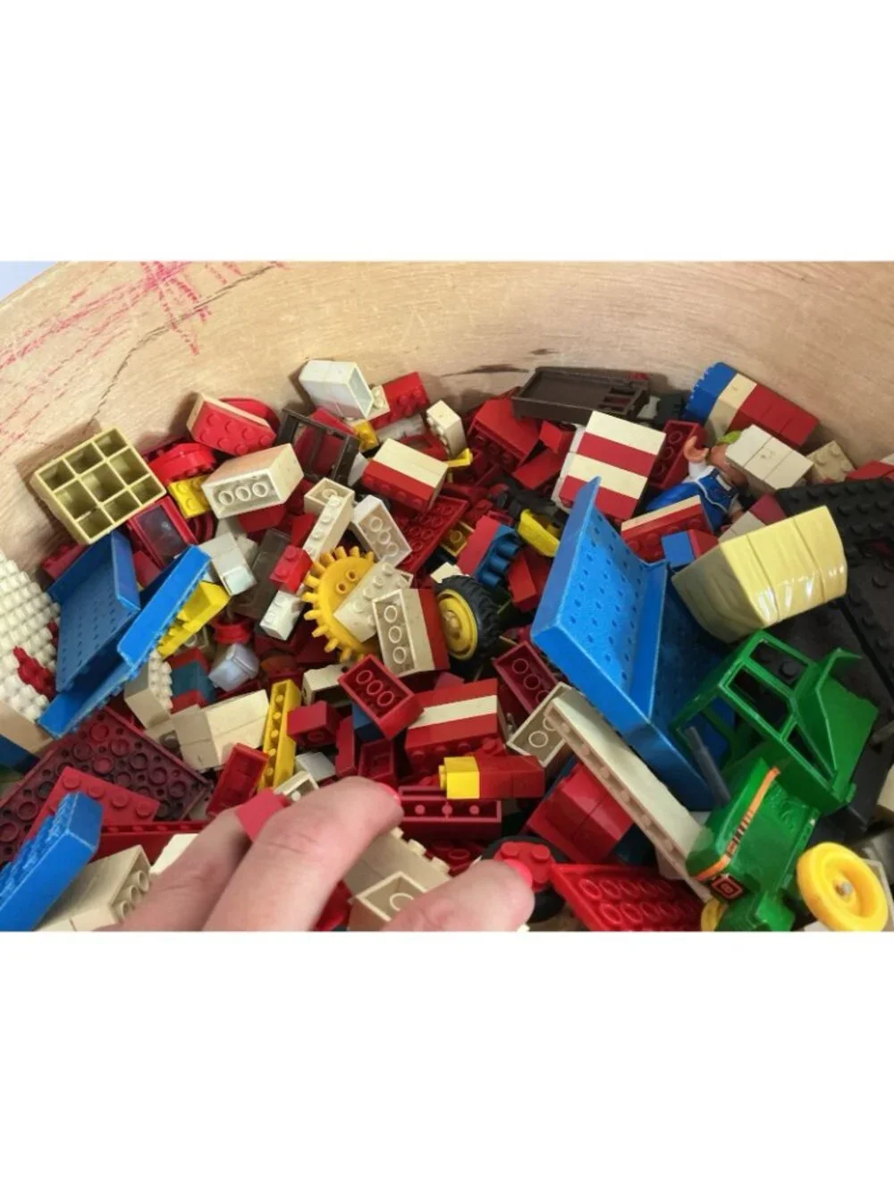 LEGO 8 lbs Bulk Lot Accessories Parts Pieces Bricks Blocks Vintage 90s-2000s